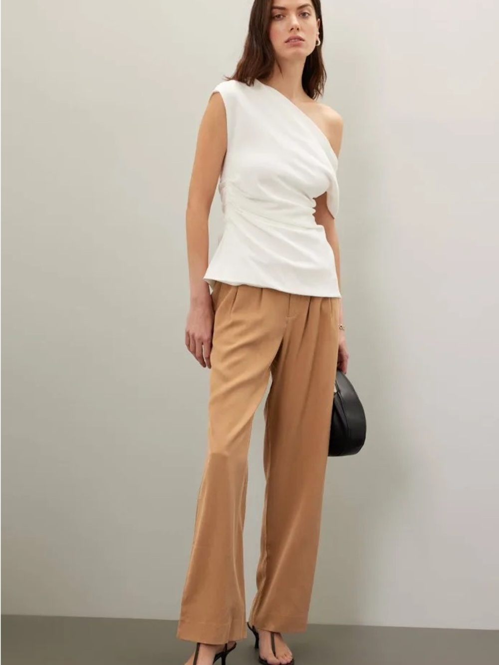 Reformation Mason Pant light brown/chestnut in size 4